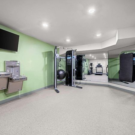 Woodspring Suites Dearborn Detroit Eksteriør billede