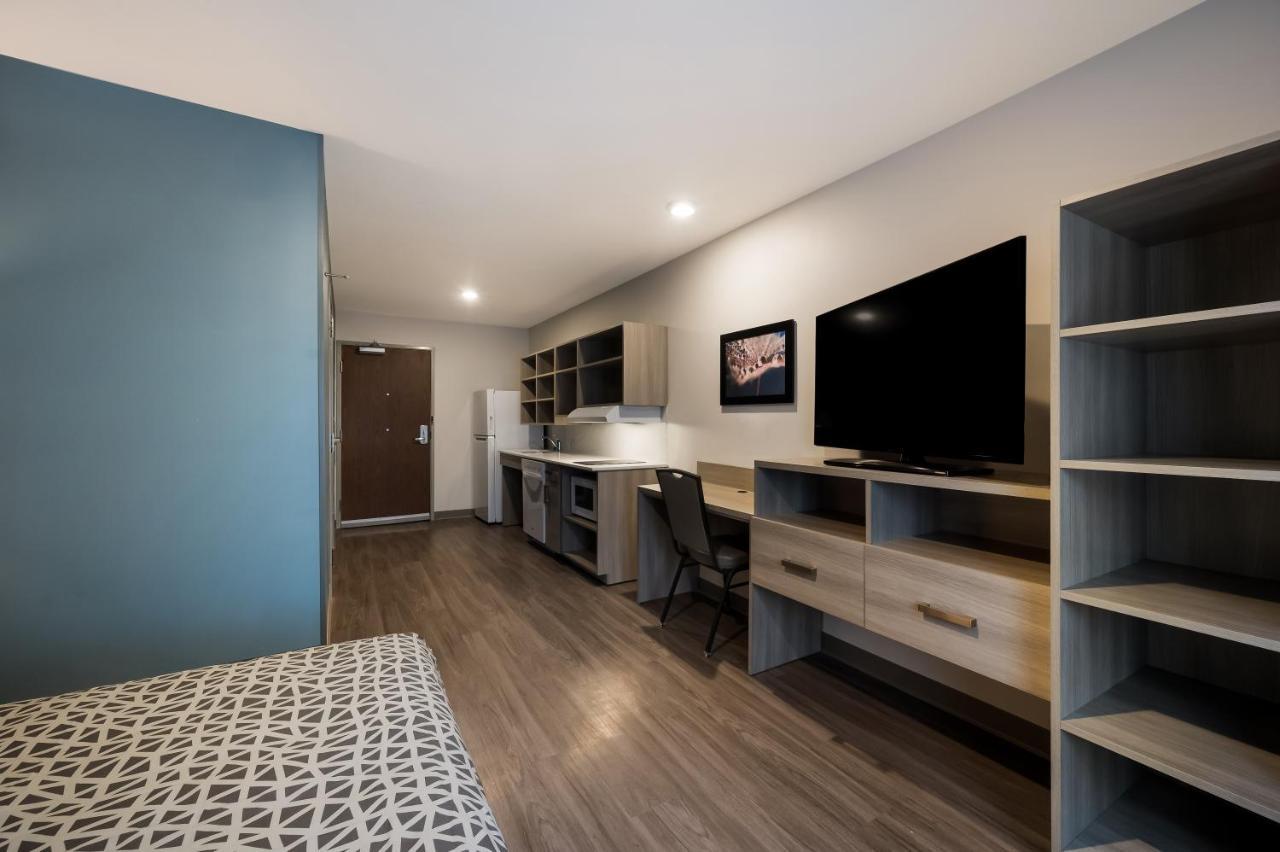 Woodspring Suites Dearborn Detroit Eksteriør billede