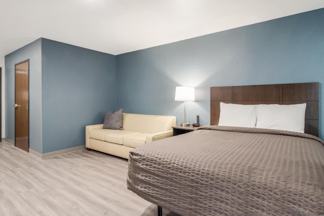 Woodspring Suites Dearborn Detroit Eksteriør billede