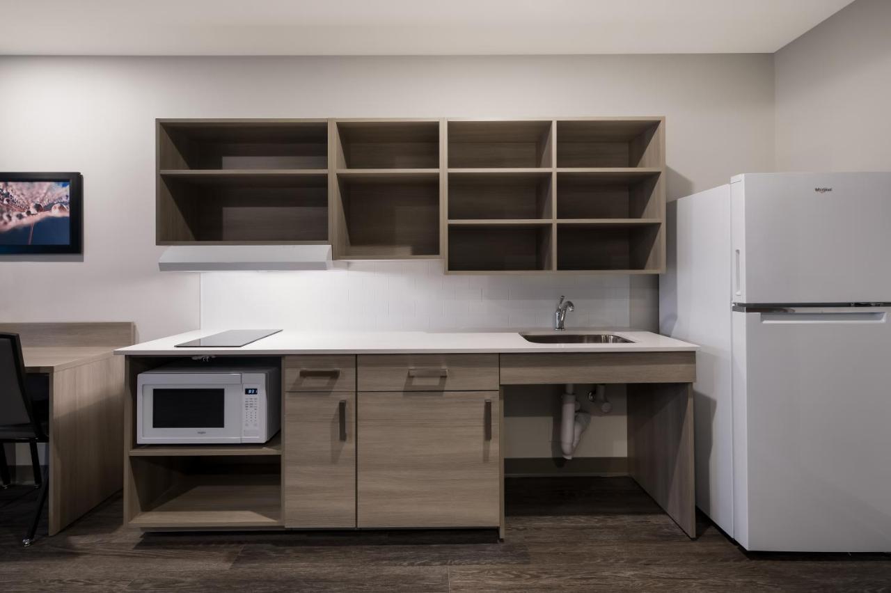 Woodspring Suites Dearborn Detroit Eksteriør billede