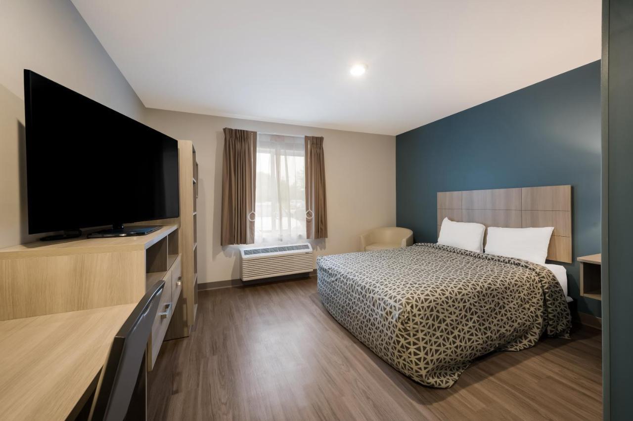 Woodspring Suites Dearborn Detroit Eksteriør billede