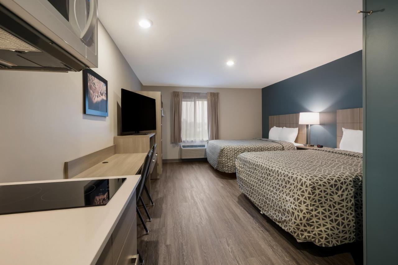Woodspring Suites Dearborn Detroit Eksteriør billede