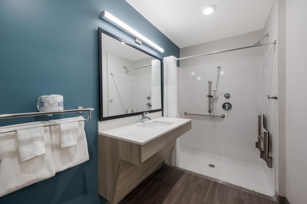 Woodspring Suites Dearborn Detroit Eksteriør billede