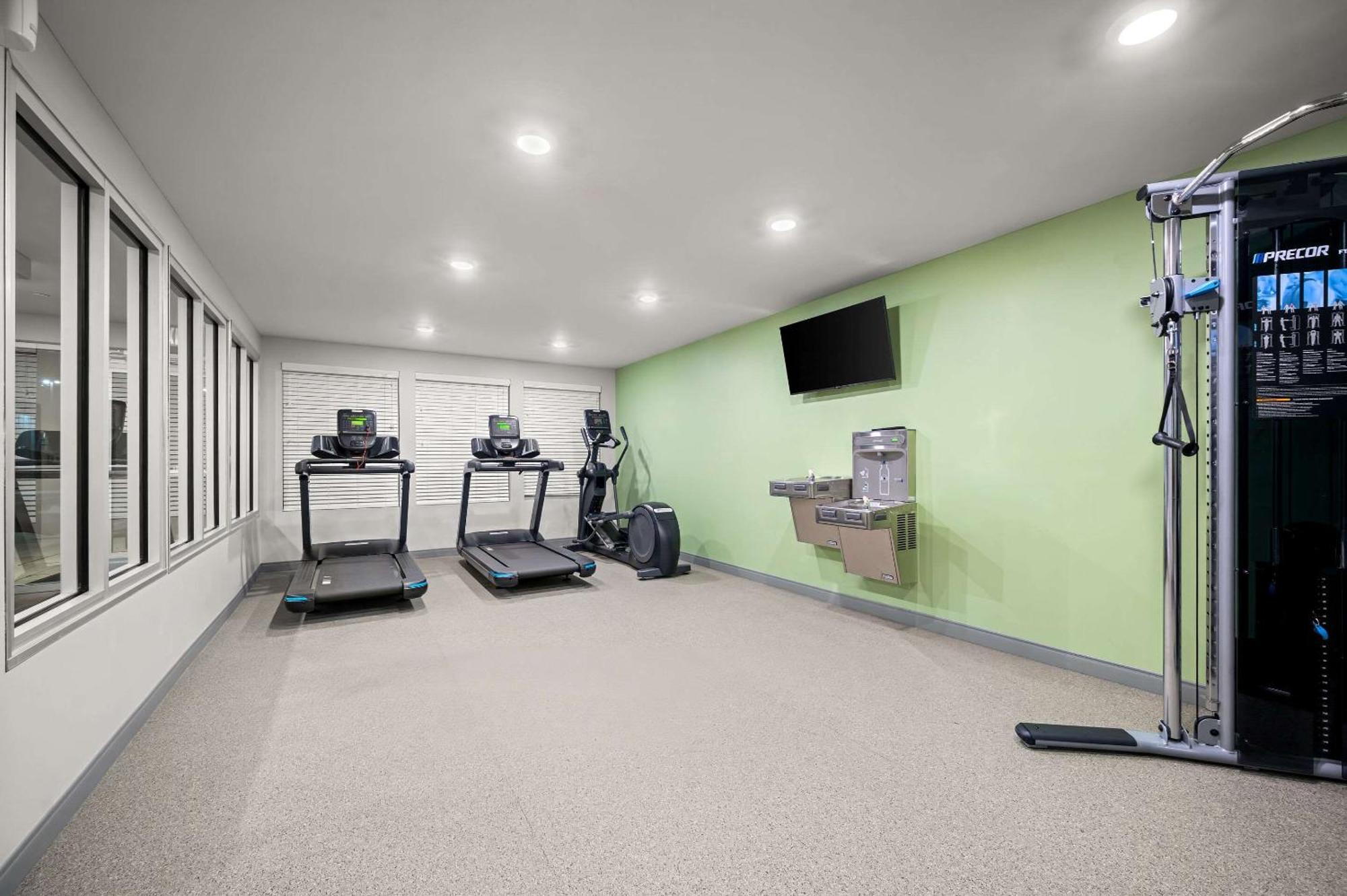 Woodspring Suites Dearborn Detroit Eksteriør billede
