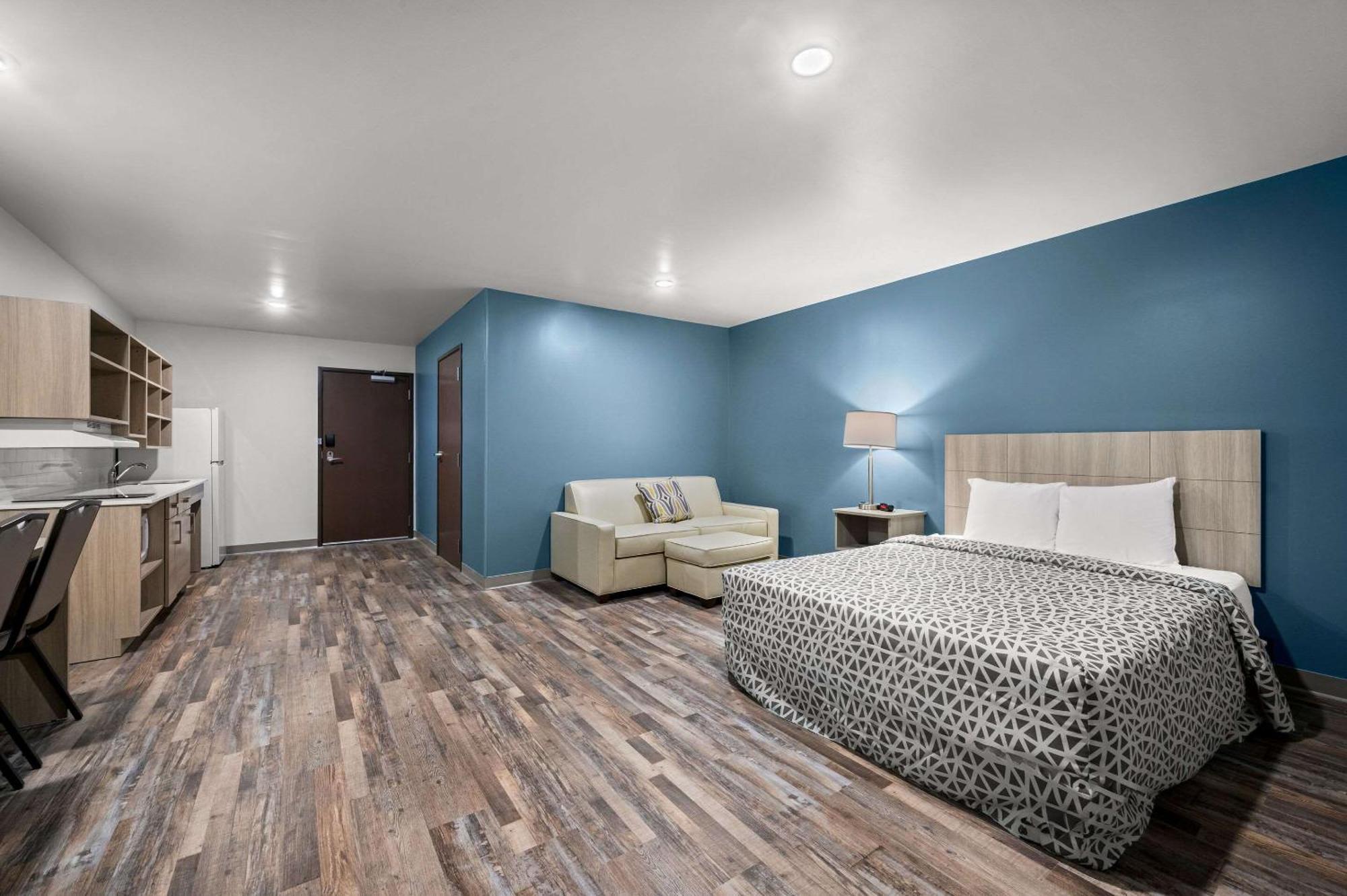 Woodspring Suites Dearborn Detroit Eksteriør billede