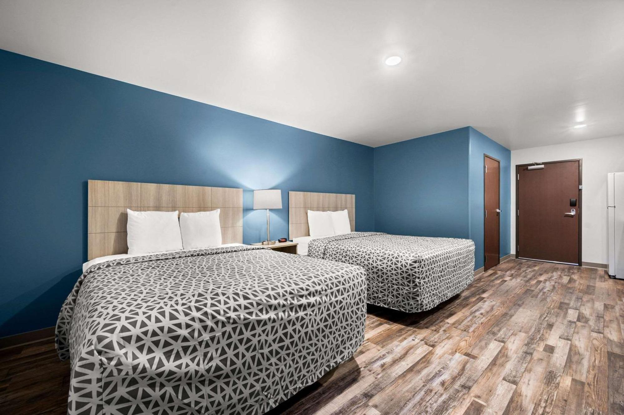 Woodspring Suites Dearborn Detroit Eksteriør billede