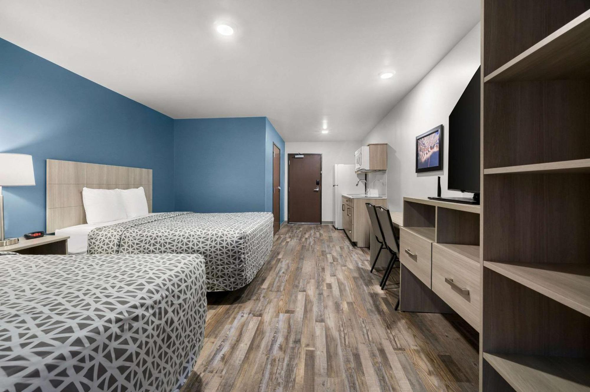 Woodspring Suites Dearborn Detroit Eksteriør billede