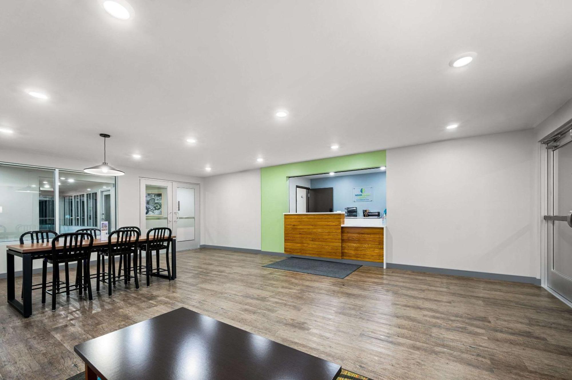 Woodspring Suites Dearborn Detroit Eksteriør billede