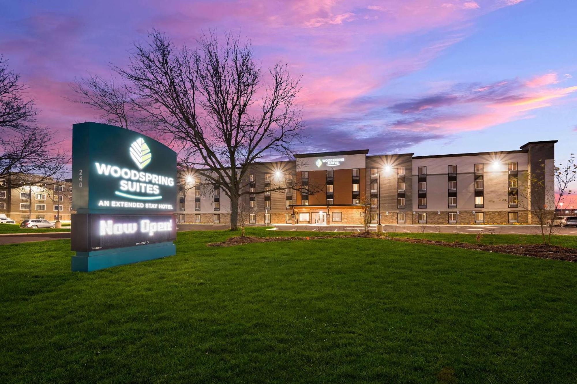 Woodspring Suites Dearborn Detroit Eksteriør billede