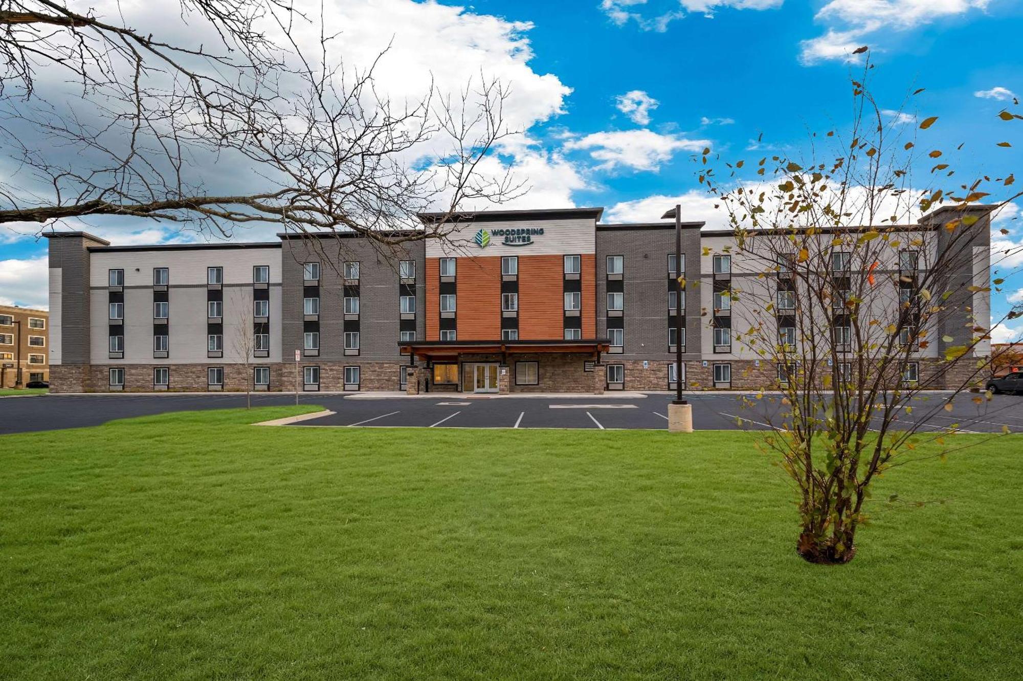 Woodspring Suites Dearborn Detroit Eksteriør billede